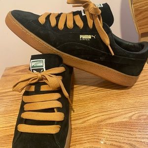 Puma suede mens size 14 black gum gold
